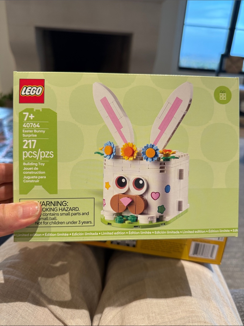 LEGO White Bunny Box with Pink Ear Accents and Multicolor Flowers